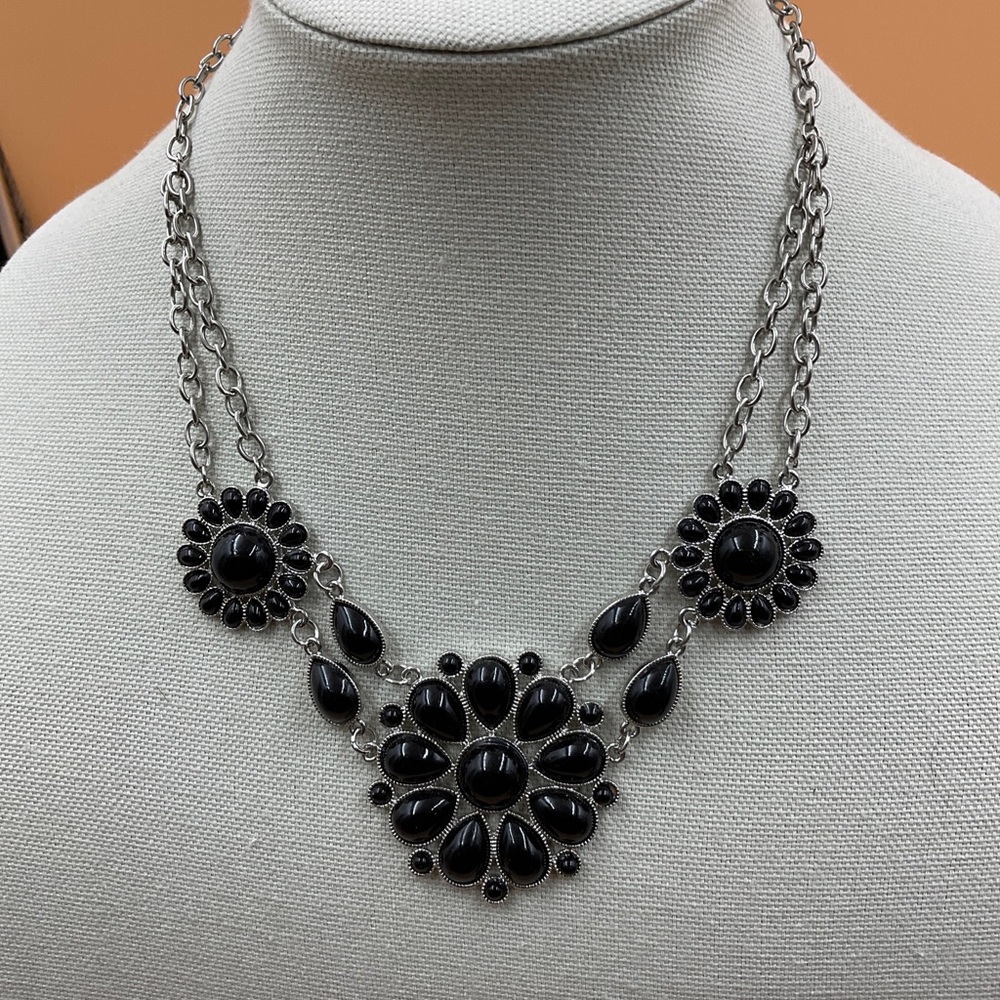 Black Cabochons Statement Necklace - image 4